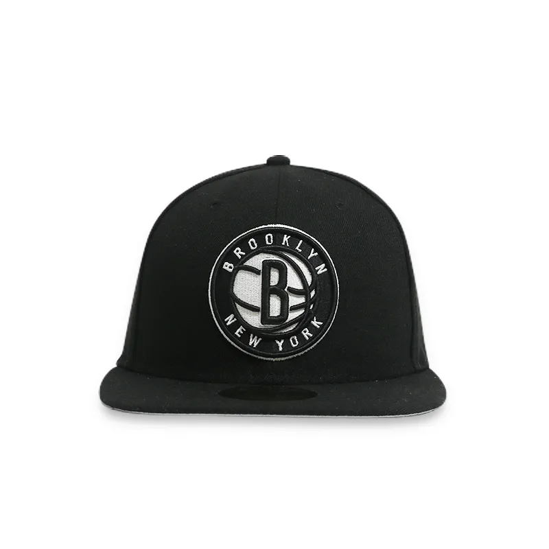 [70343946] Brooklyn Nets Men's Black Fitted Hat.