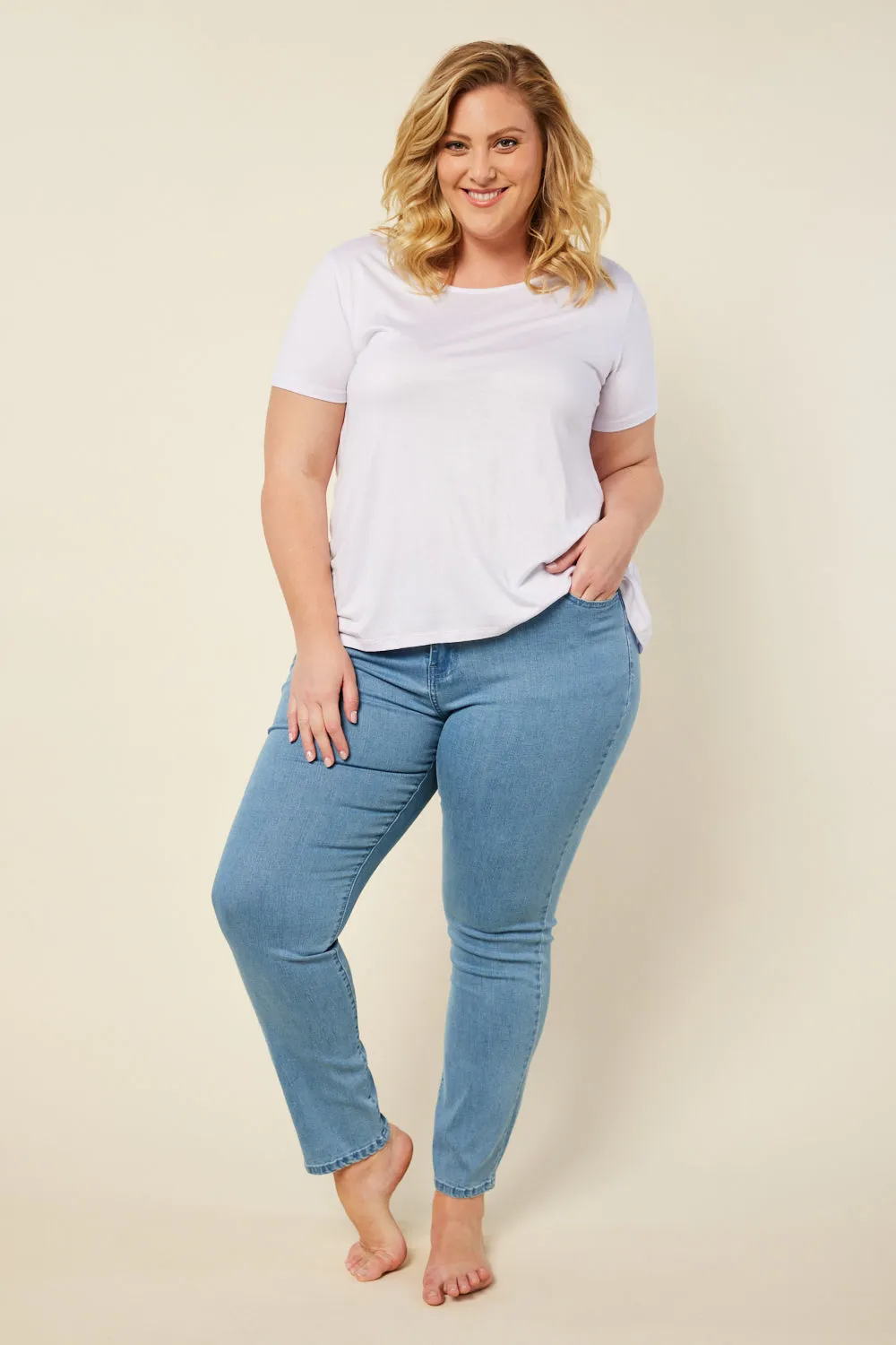 Adrift Denim Fitted Jeans in Light Wash