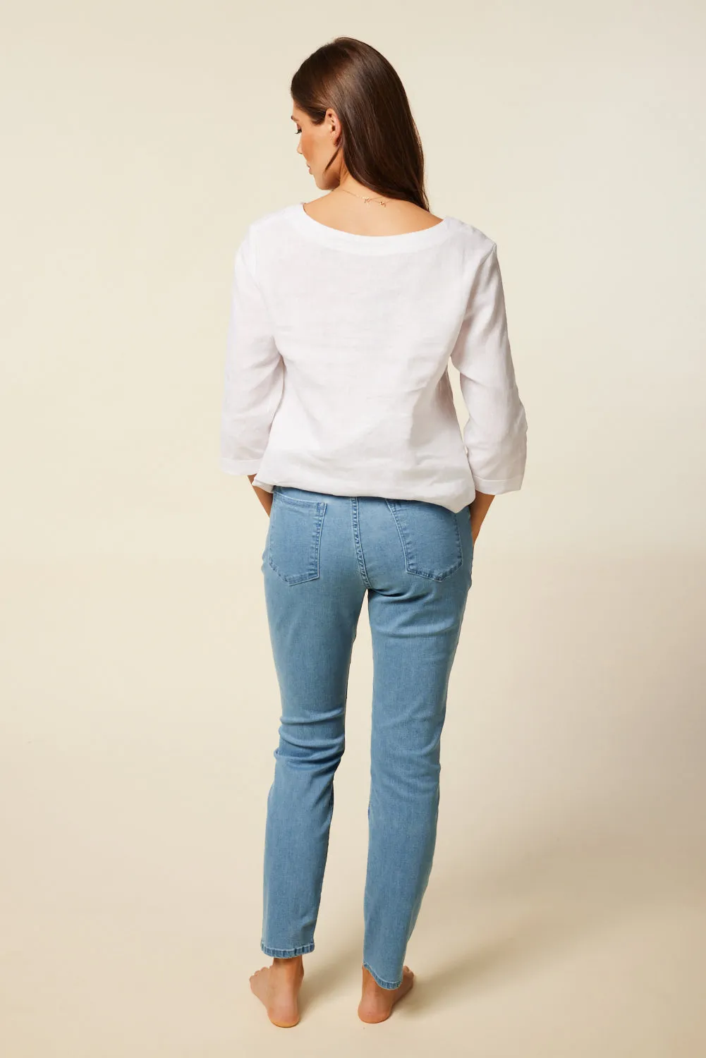 Adrift Denim Fitted Jeans in Light Wash