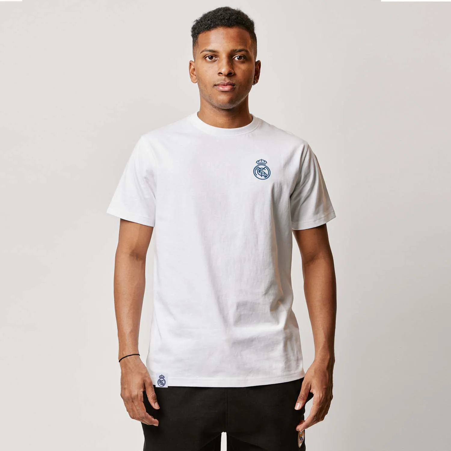 Camiseta Blanca Hombre Escudo Monocolor Essentials