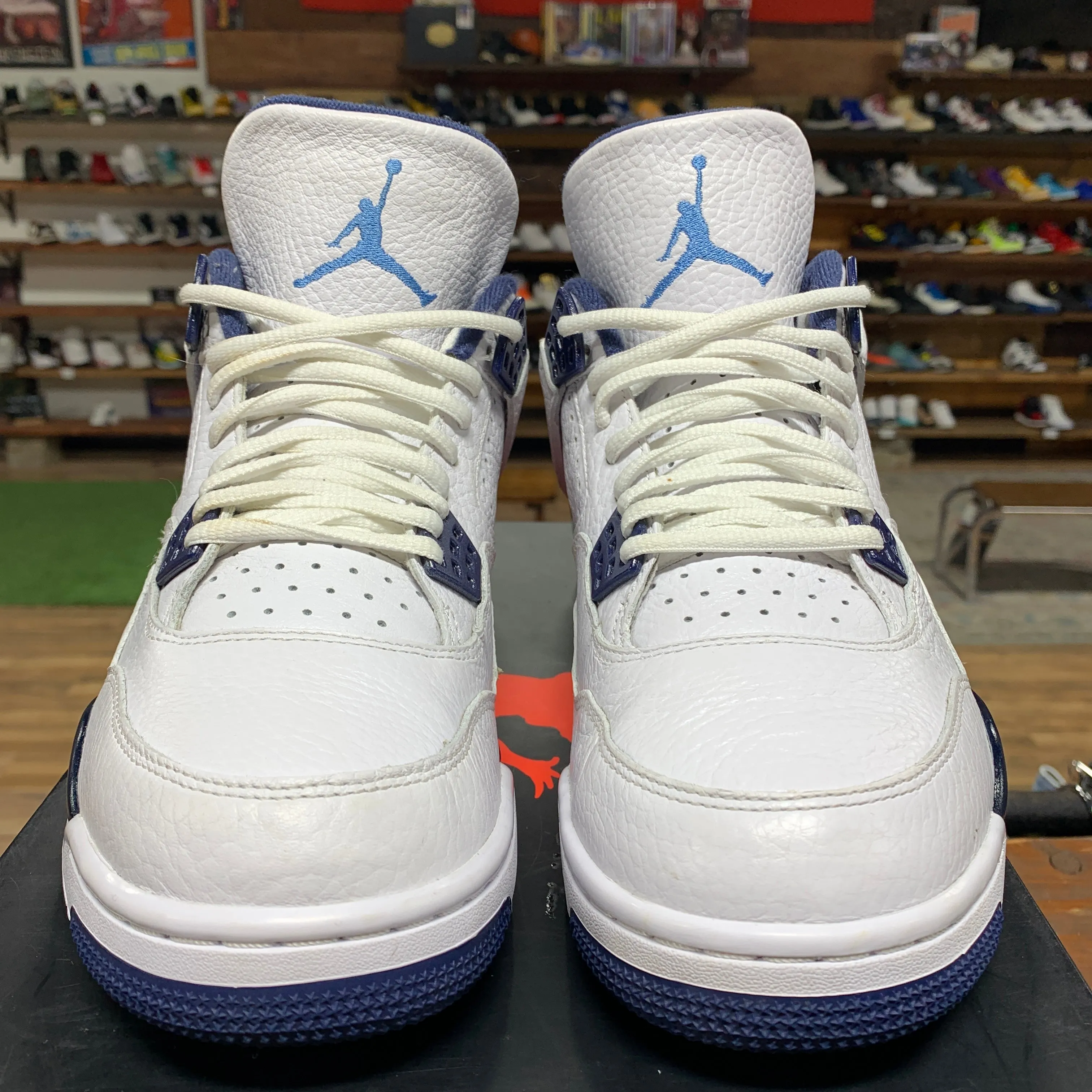 Jordan 4 'Columbia' Size 10.5