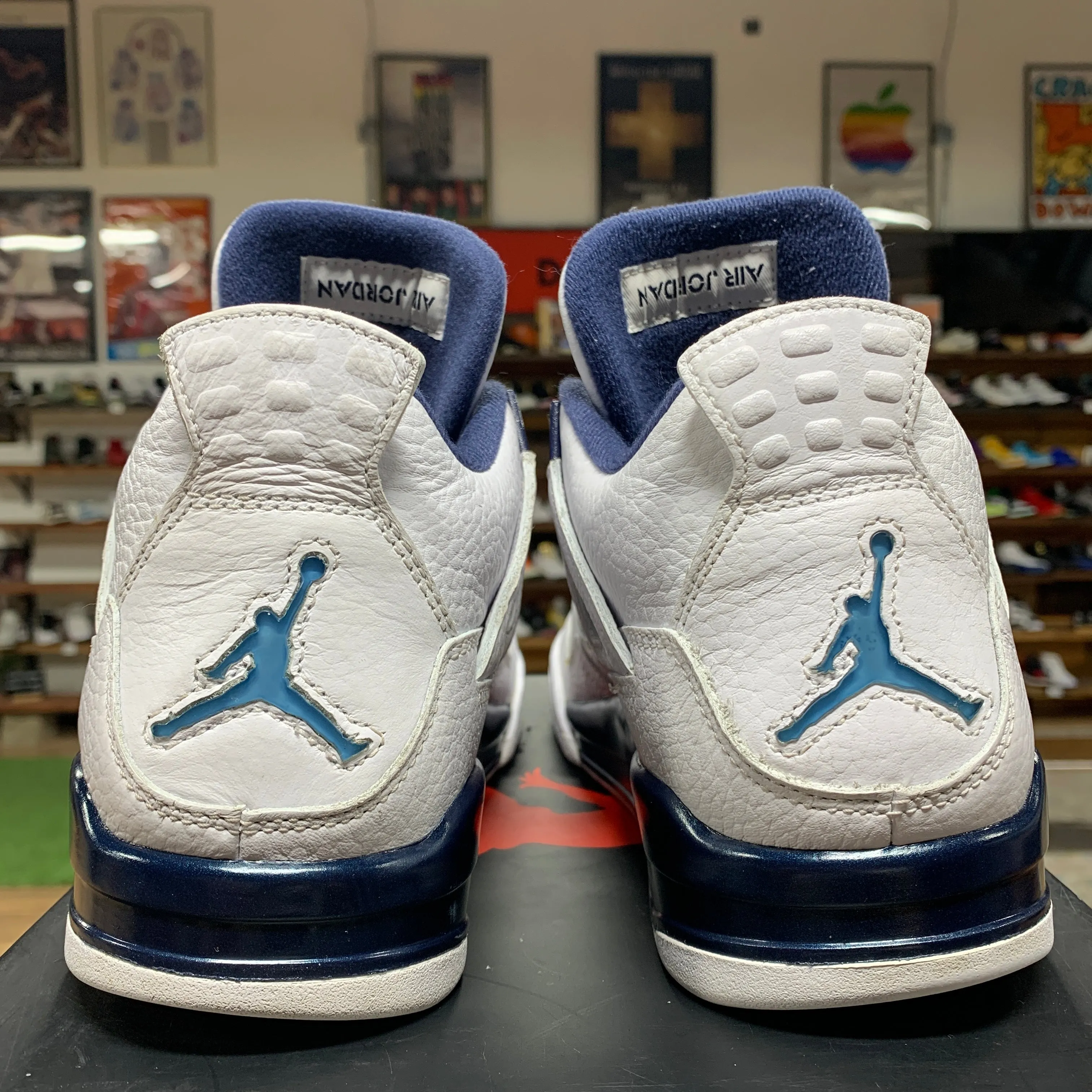 Jordan 4 'Columbia' Size 10.5