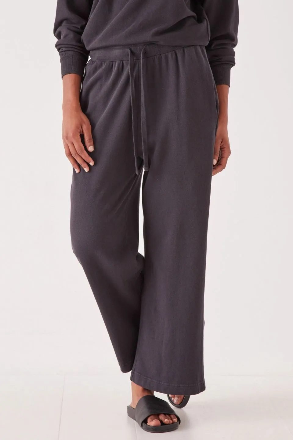 Lahni Wide Leg Washed Black Fleece Pant