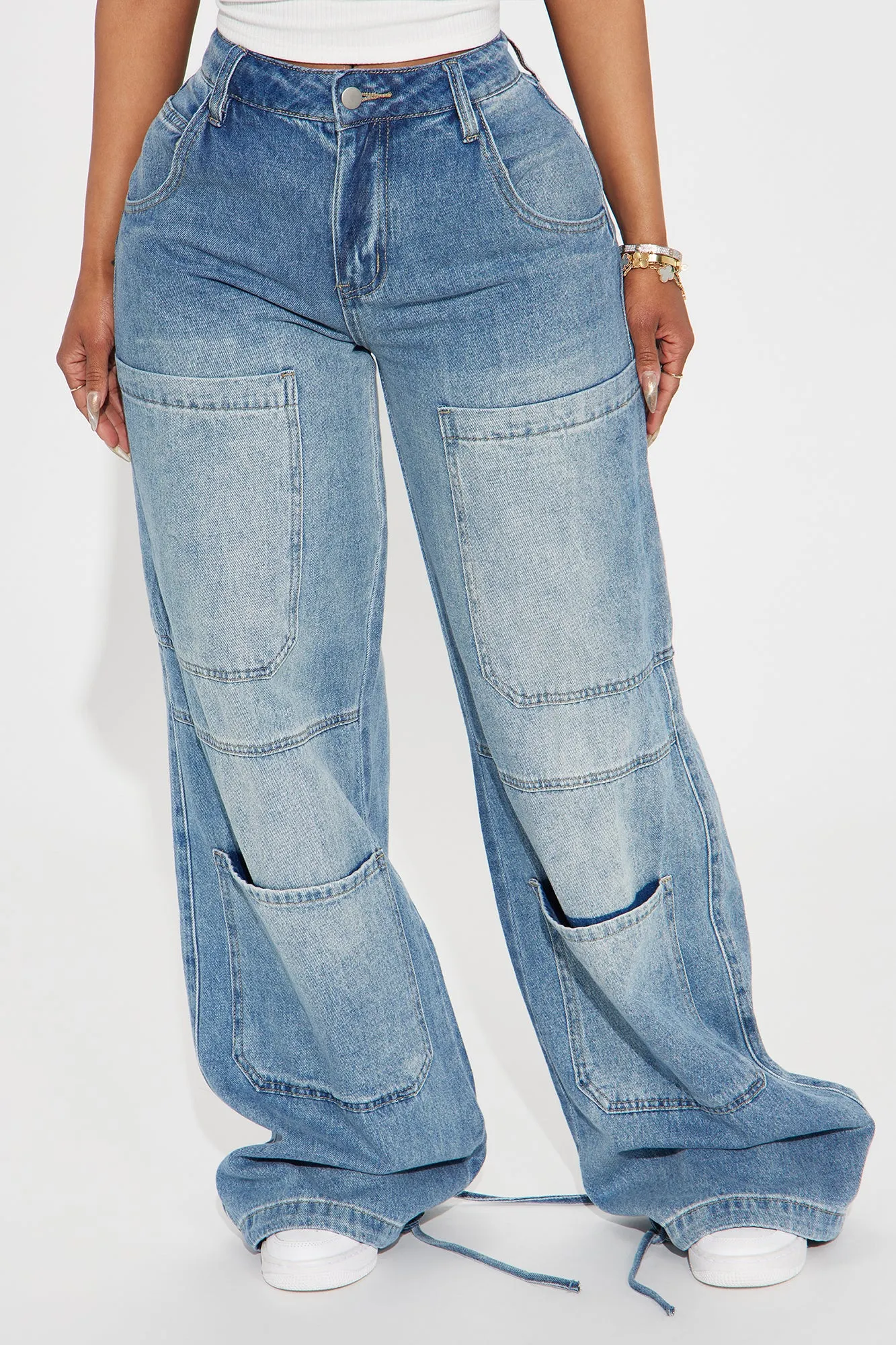 Ruling It Out Baggy Cargo Jeans - Medium Wash